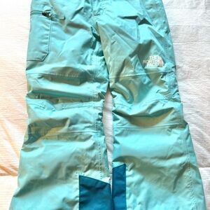 The North Face Girl’s Freedom Insulated Snow Pants, size 6